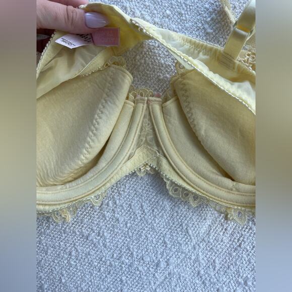 Victoria’s Secret Yellow Lace Bra Size 36DD - Picture 3 of 8